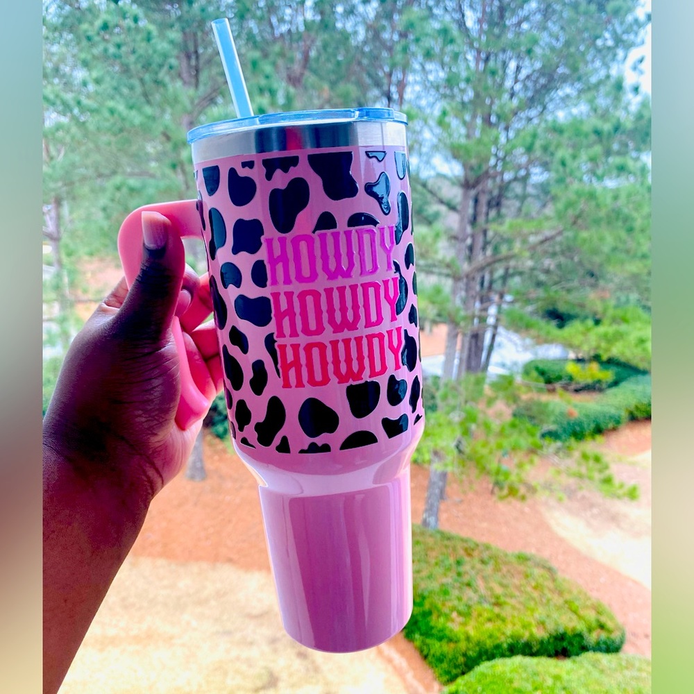 🌸 Pink Cow Print “Howdy” Handcrafted Tumbler – 40 oz 🌸